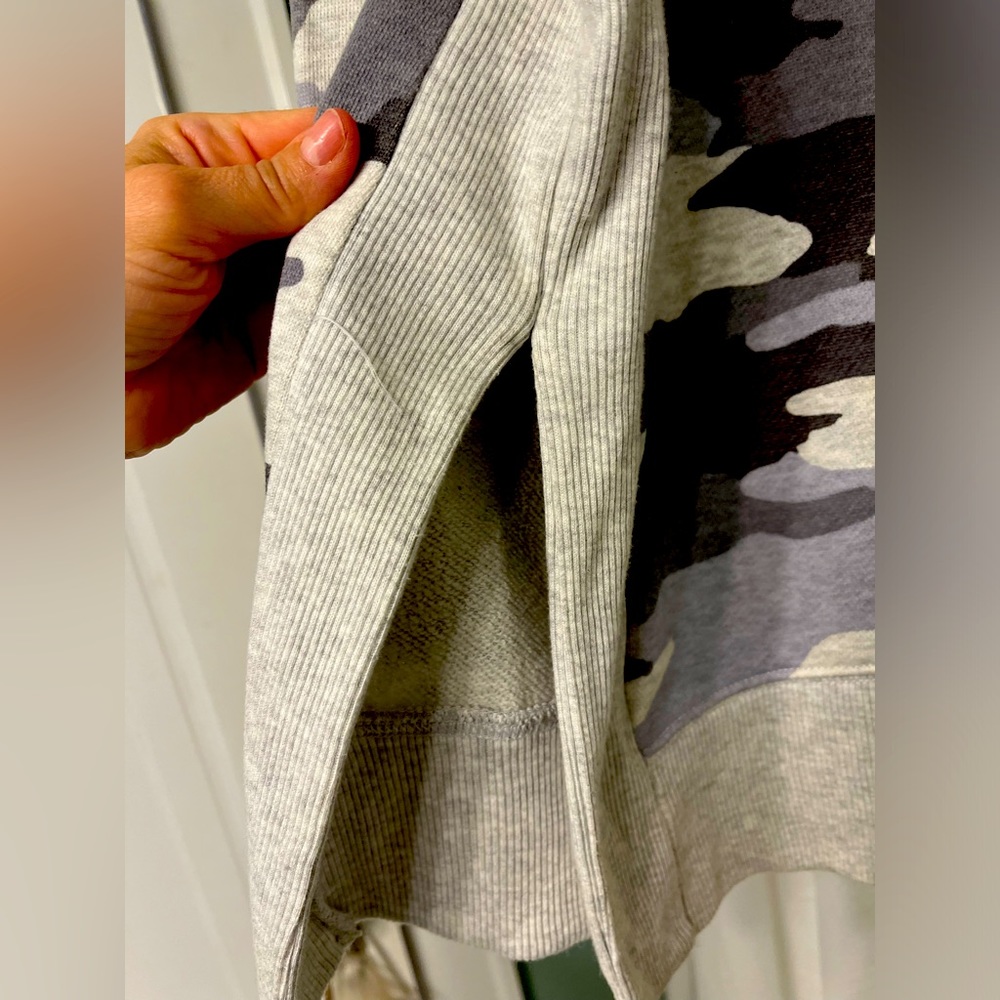 Aerie sweatshirt ligthly used  XS grey camouflage fits more like a roomy small